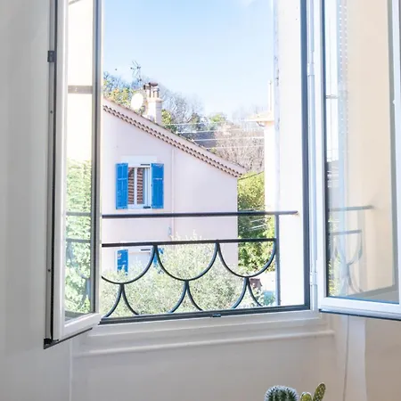 Air-conditioned 2-br With Garage Near The *