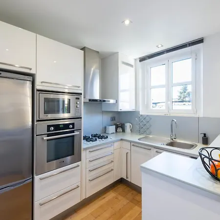 Air-conditioned 2-br With Garage Near The * Cannes